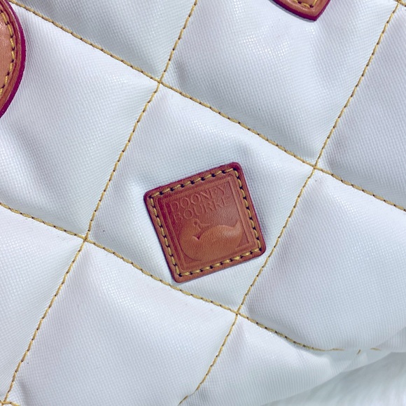 DOONEY & BOURKE Like NEW 💃🏻 Elegant White Quilted Handbag with Tan Accents - Picture 4 of 9